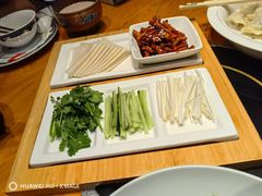 -娜仁图雅蒙古美食村(33小镇店)