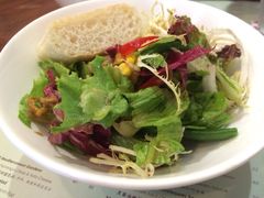 凯撒色拉-榖屋house of flour(张江首店)