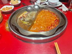 鸳鸯老火锅-山城辣妹子(定福庄店)