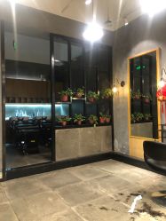 -时尚殿堂明星门店
