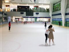 -正佳冰河湾真冰滑冰场