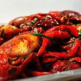用啤酒烧制的龙虾