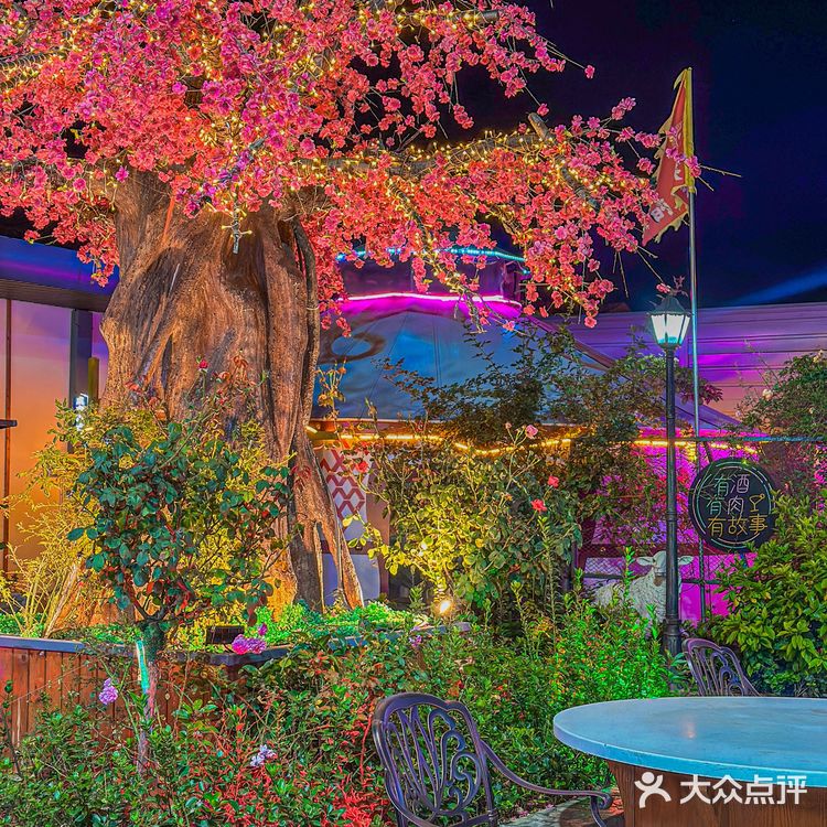 在武汉！沉浸式吃秋天的第一只烤全羊！