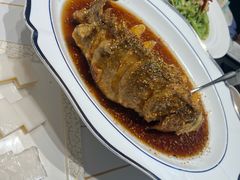 -鞍山大白鲨美食酒店