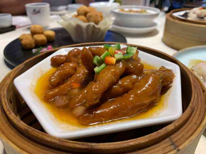 娱筷海鲜酒家(东莞店)-"颐龙湾配套商场进驻的几家餐馆之一,作为小.