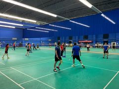 -中地华冠羽毛球俱乐部