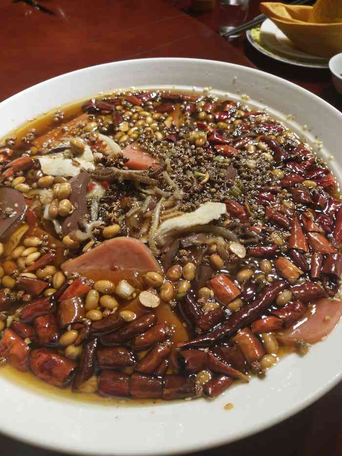 长白山吉菜食府-"#我要去年会#位于新民广场长白山宾馆的长.