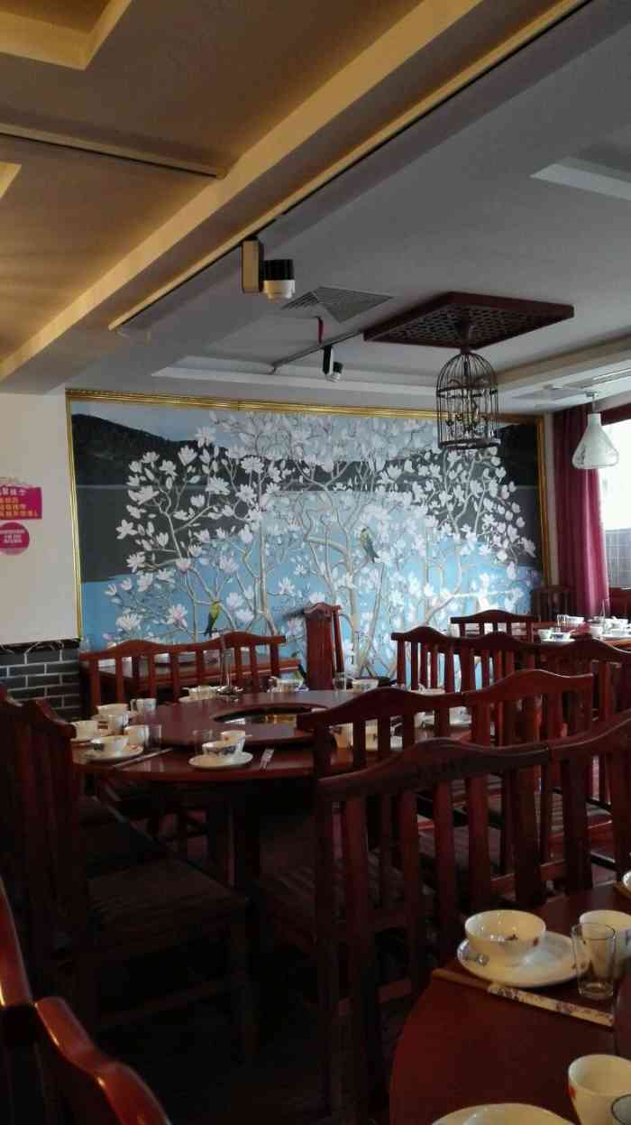 养生词典家宴-"味道还行吧 环境一般 就在麦香基楼上 喝.