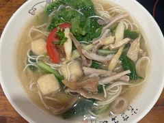 -牛小隆牛肉面馆(四牌楼店)