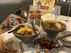 -粉八·云南米线·建水烧烤(常熟路店)