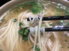 -亮亮面馆(经六路店)