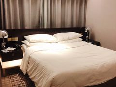 -上海龙之梦万丽酒店