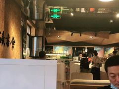 -新华里咖啡书吧(新华书店小寨店)