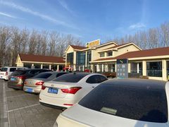 -窦店服务区-停车场