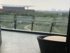 -上海滴水湖皇冠假日酒店