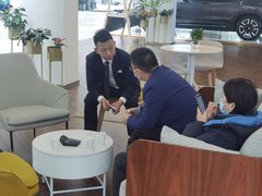 -宁波宝信宝马4S店(江北日湖店)