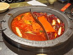 -宽板凳老灶火锅(台湾街店)