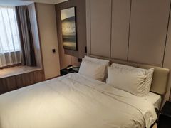 -杭州西湖湖滨银泰亚朵酒店