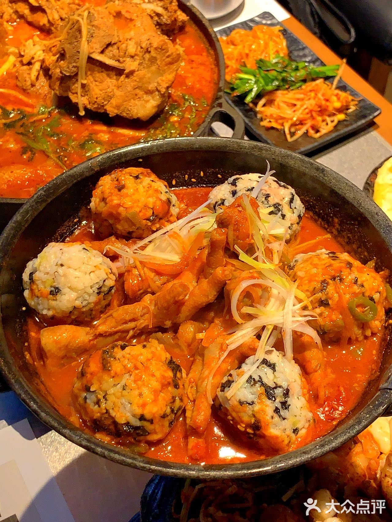 几乎是每桌必点菜 ️牛肠、牛心、大小肠、年糕等等