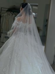 -艾米丽婚纱礼服