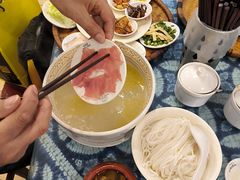 -桥香园云南过桥米线(金马碧鸡店)