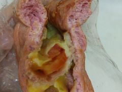 红丝绒培根热狗包-拉那巴米 蛋糕定制(世纪东方广场店)