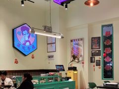 大堂-何妹湿辣牛肉·粤式烧烤砂煲(桂雅路店)