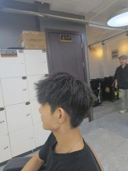 -藤野造型烫发染发