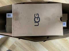 -UGG(燕莎奥特莱斯购物中心店)