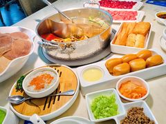 牛杂鸳鸯锅-左庭右院鲜牛肉火锅(浦江欢乐颂店)