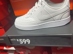 -NIKE上海青浦优选体验店