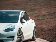 -TESLA 特斯拉(上海太古汇体验店)