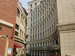 -鲁邦国际风情街(麦世达韩国精品百货店)
