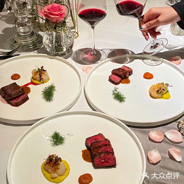 plmm们！都快去这氛围感餐厅🥂微醺一下！