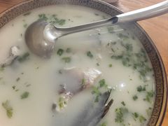 -美顺香食府鱼头老店(雪野湖店)