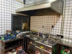 自助取餐区-小熊纪称盘麻辣烫