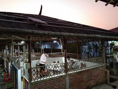 -满記土窑烧鷄波浪山莊