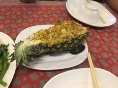 菠萝饭-拉威海鲜市场