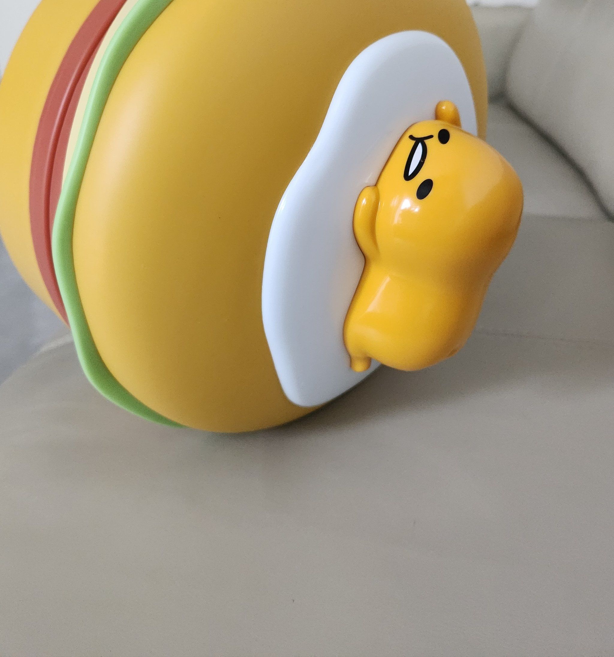 懒蛋蛋汉堡🍔手提箱
很大一只哦