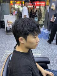 点击看大图 -藤野造型专业烫染接发