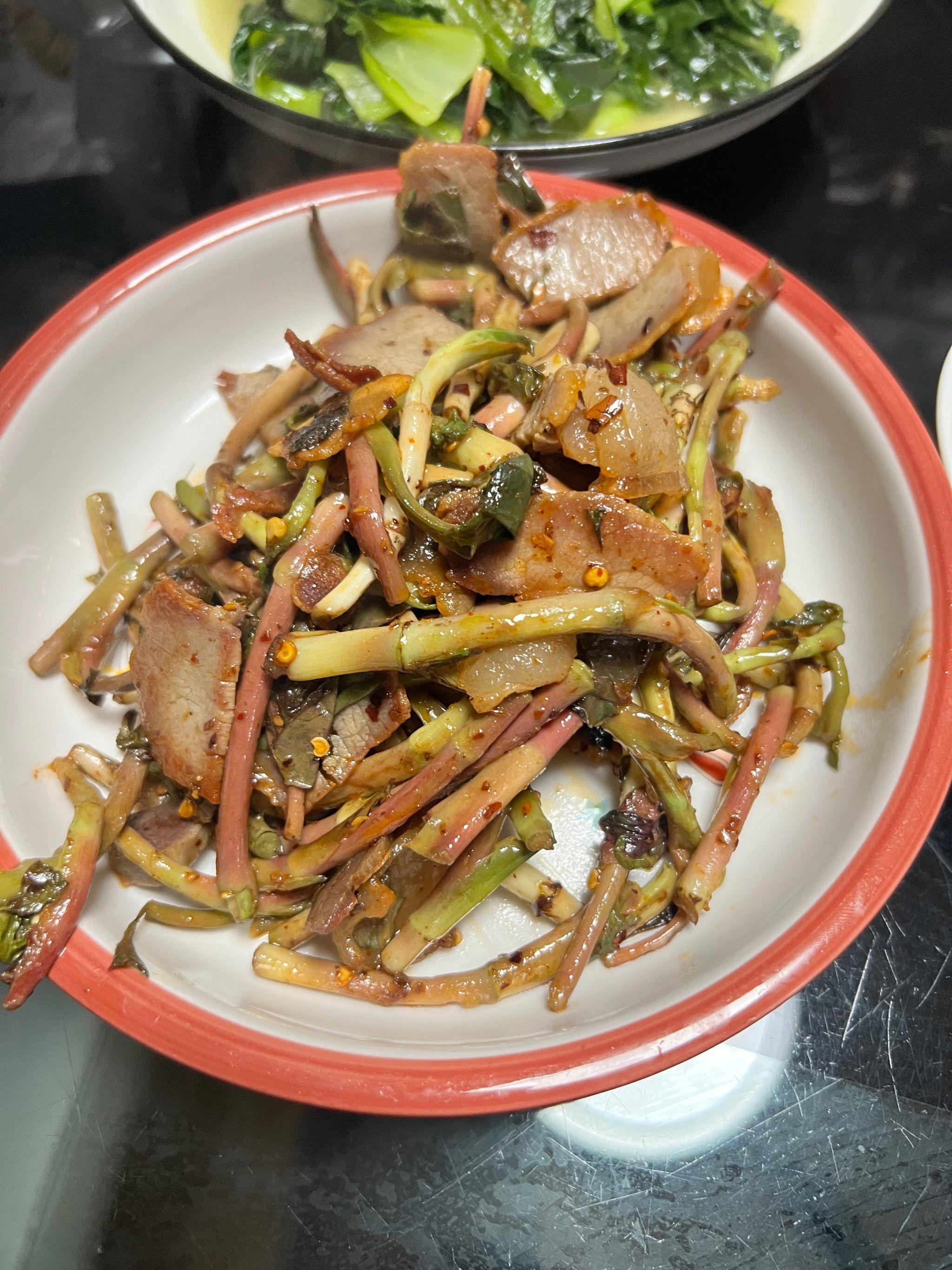 折耳根炒腊肉