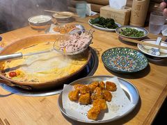 -洱火云南酸菜牛肉火锅(石景山当代商城店)