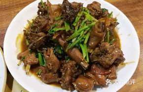 Fresh Stir-Fried Chicken with Small Chickens