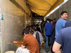 等位区-沪西老弄堂面馆(定西路店)