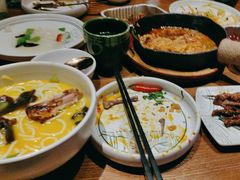 -云海肴·汽锅鸡·云南菜(天山百盛优客店)