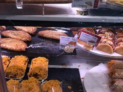 草莓芒果奶油三角-巴黎贝甜(卫清西路店)