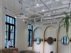 -Fridi Patisserie Cafe