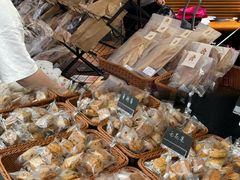 -百年港湾奥特莱斯(香炉礁店)