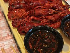 -肥肥虾庄·金牌油焖大虾(汉口城市广场店)