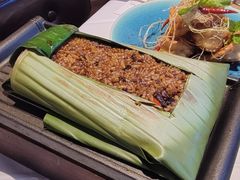 芭蕉叶包烧干巴菌炒饭-沿途四季·云南菜(建外大街店)